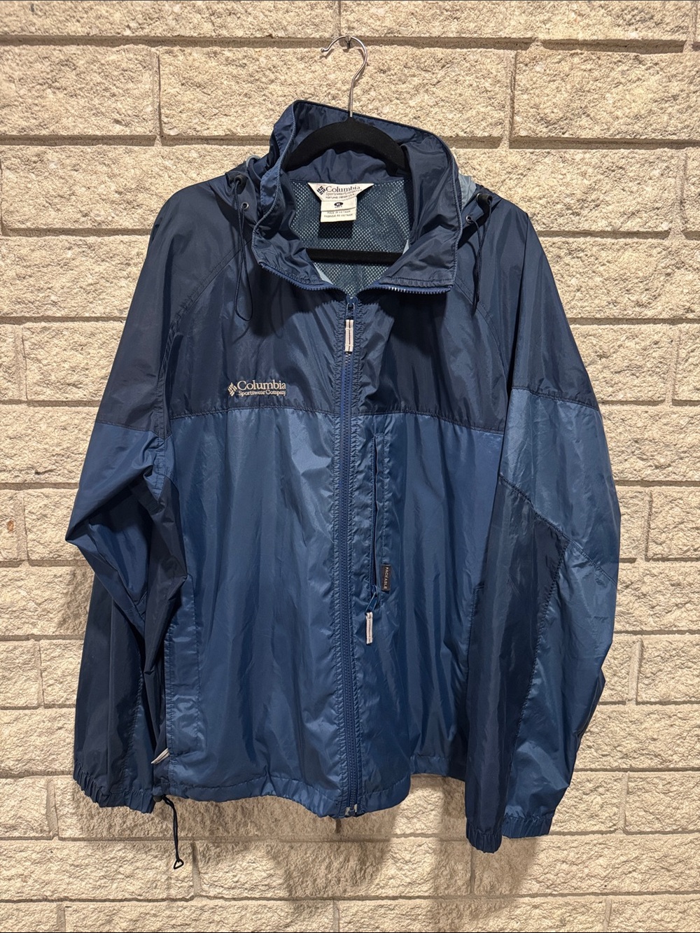 Columbia Men's Two-Tone Navy Blue Windbreaker Jacket